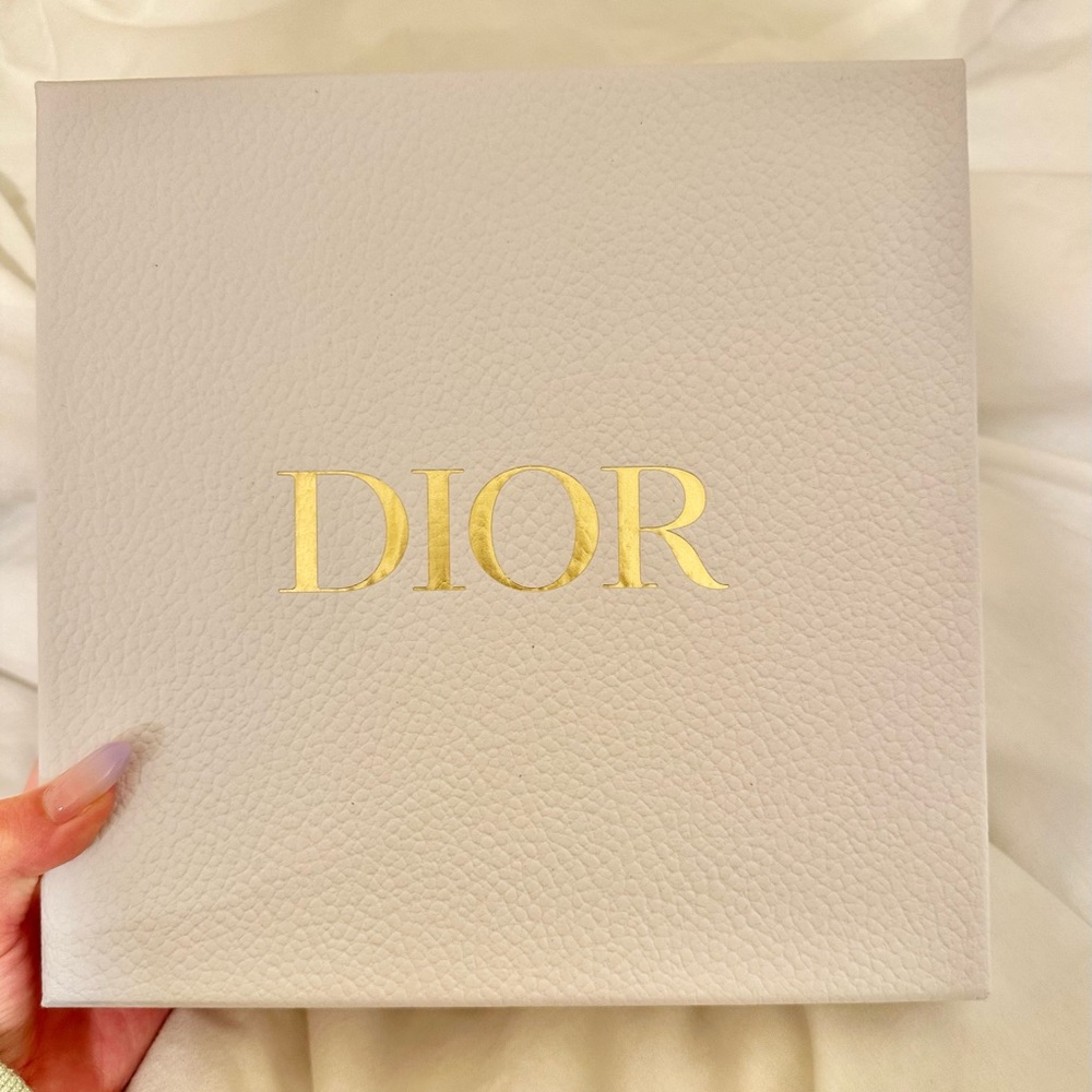 Dior box